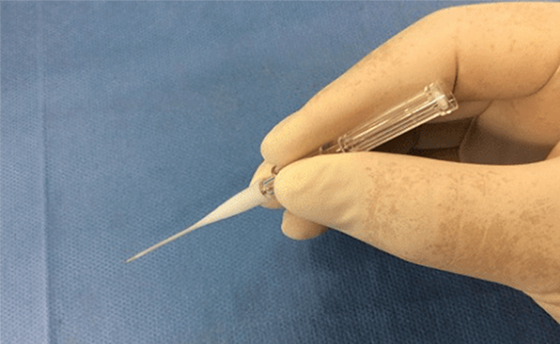 Pencil style of needle handling (image)