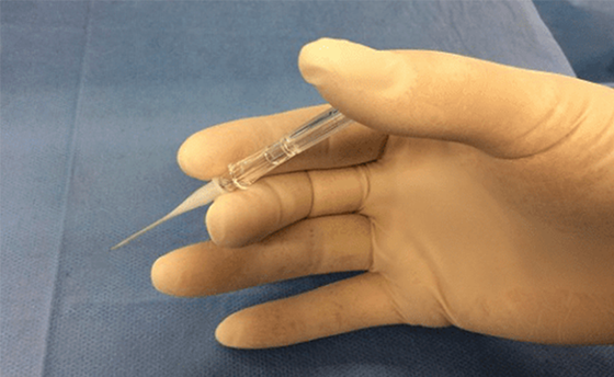 featured_radial_try_tri_puncture_needle_handling_syringe_style_560x344.png